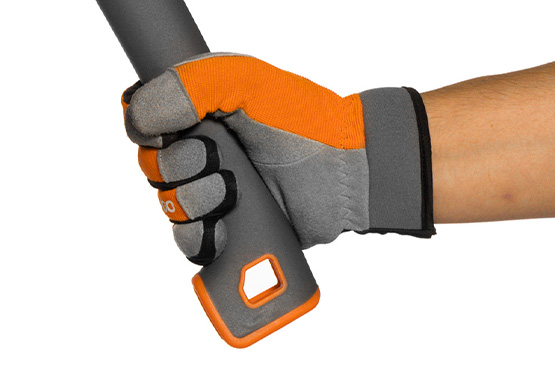 Рукоятка изготовлена из легкого, но прочного материала Fiberglass, который поглощает вибрацию от удара и минимизирует усталость. Покрытие Soft Grip и загнутая форма гарантирует надежный хват.